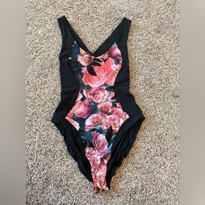 Lululemon floral one piece swimsuit M EUC